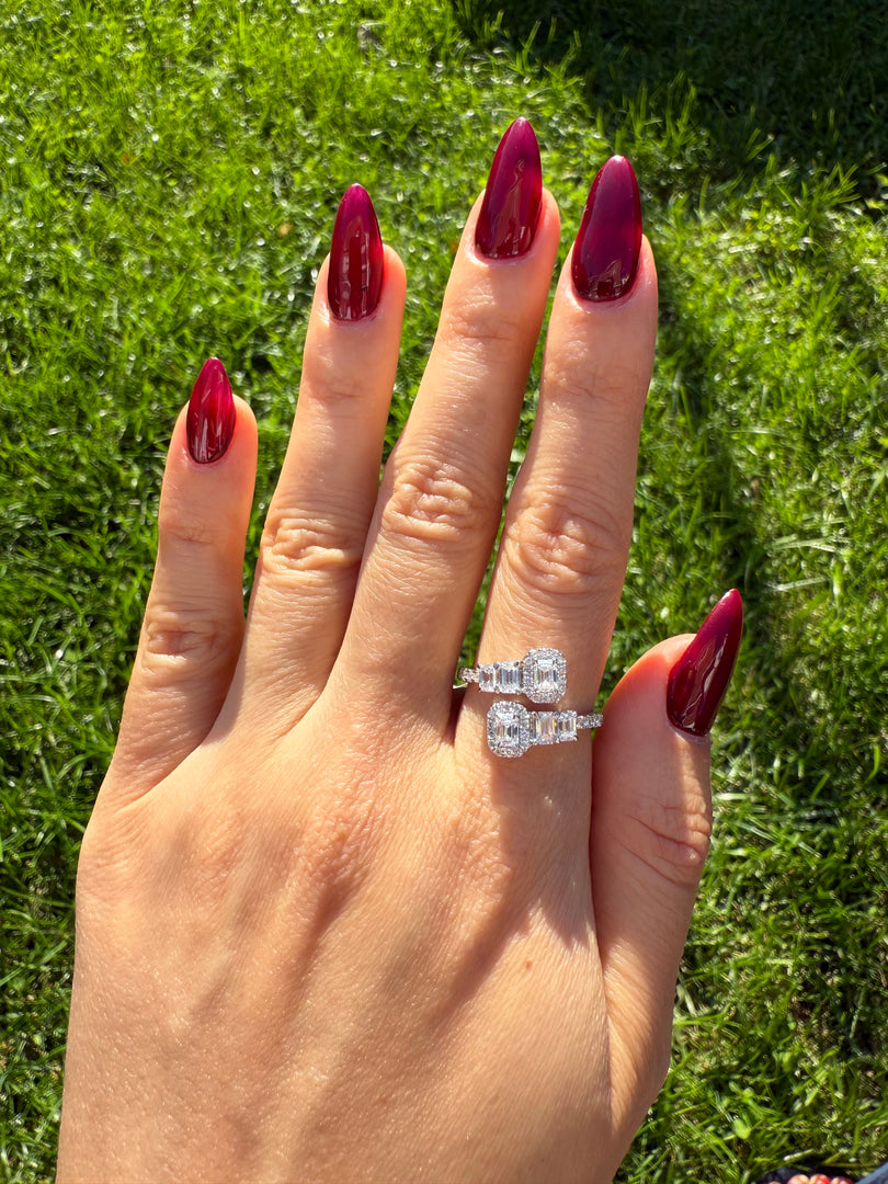 Twisted Emerald Diamonds Ring