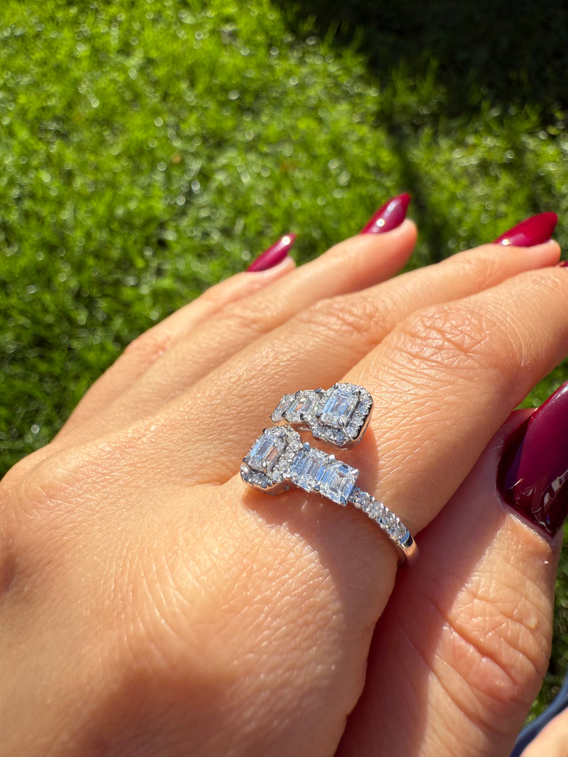 Twisted Emerald Diamonds Ring